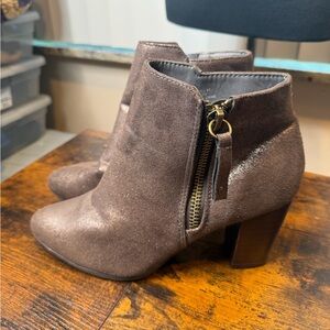 JustFab sparkle bronze metallic ankle boots block heel zipper closures size 10